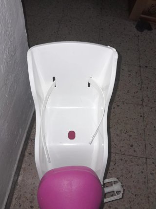 Bicicleta infantil rosa con cesta