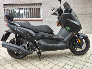 MITT 330 GTS Maxi Scooter
