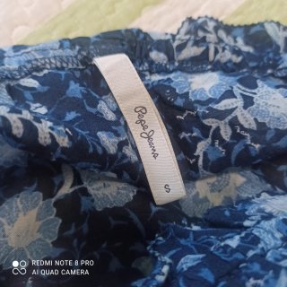 Blusa Pepe Jeans floral azul. LEER