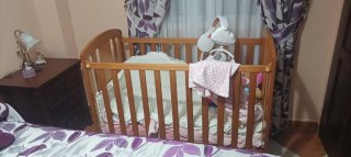 Cuna de madera para bebé