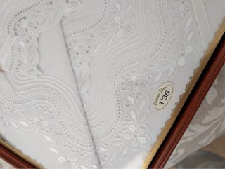 Juego de Cama Bordado en Caja Madera