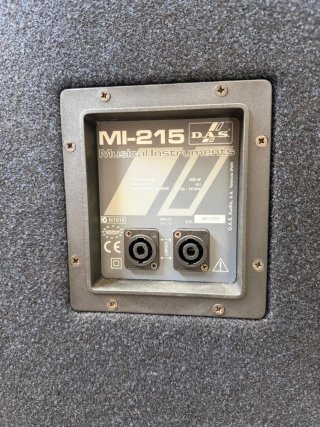 2 Altavoces DAS Mi215