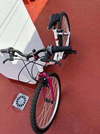 Bicicleta infantil 24 FIRST