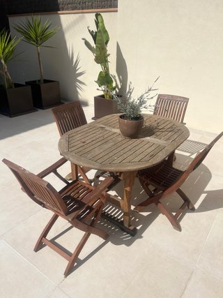 Conjunto mesa y sillas de exterior