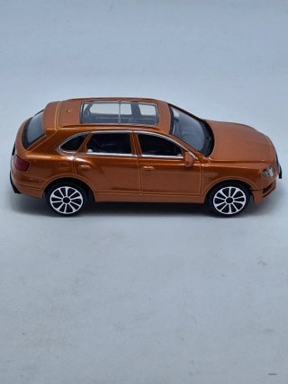 Bentley Bentayga scala 1:43 Bburago. Nuova.