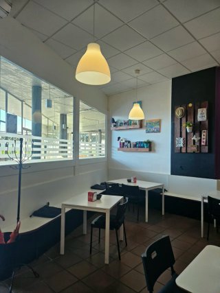 TRASPASO CAFETERÍA EN ENTORNO UNIVERSITARIO.
