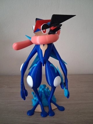 Figura Greninja Pokémon impresa en 3D grande colec