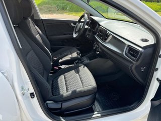 KIA Rio año 2021