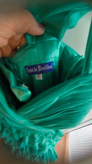 Vestido de invitada verde azulado