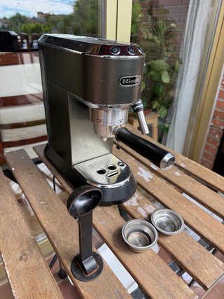 Cafetera DeLonghi Dedica Style Negra