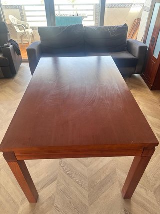Aparador de madera con vitrina y cajones y mesa