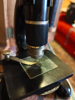 Telescopio Antiguo en Caja de Madera