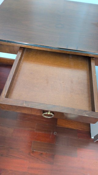 Mesa antigua de haya y nogal