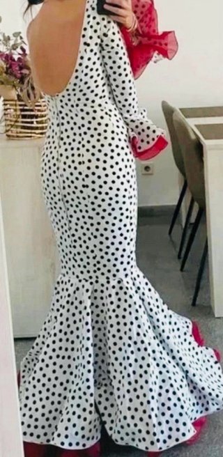 Vestido Flamenca Lunares Blanco y Negro