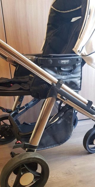 Carrito de bebé con capazo y silla