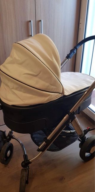 Carrito de bebé con capazo y silla