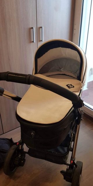 Carrito de bebé con capazo y silla