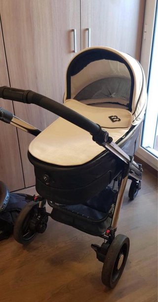 Carrito de bebé con capazo y silla