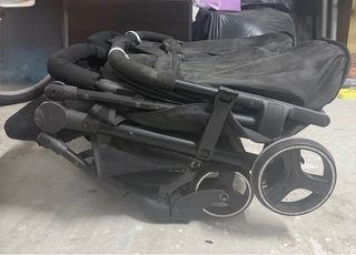 Silla de paseo gemelar negra