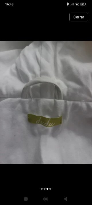 Chaqueta de bebé blanca con capucha