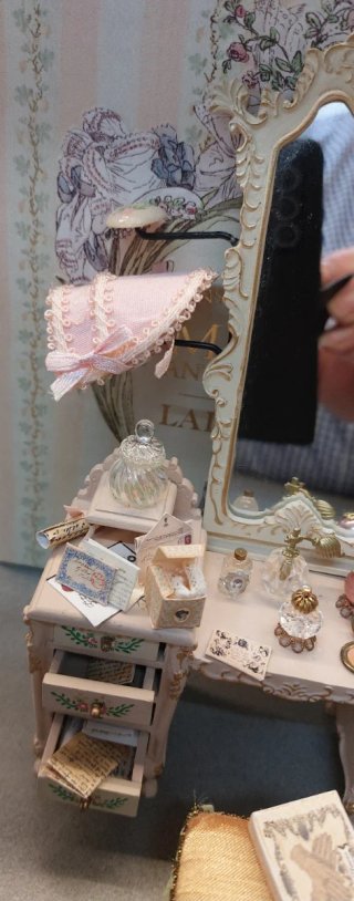Miniatura del Palazzo: Toeletta della Casa delle Bambole