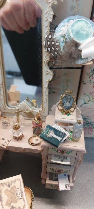 Miniatura del Palazzo: Toeletta della Casa delle Bambole