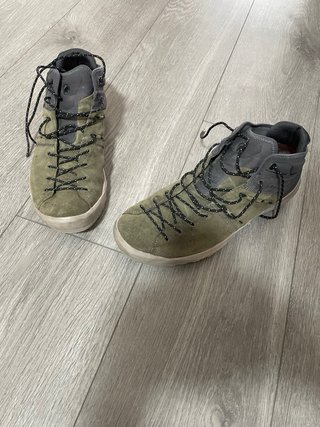 Botas Mammut grises y verdes