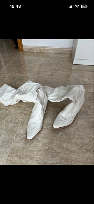 Botas camperas altas blancas