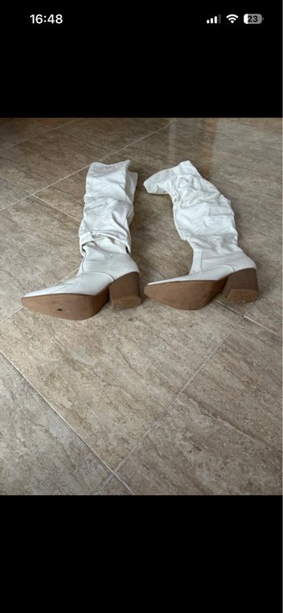 Botas camperas altas blancas