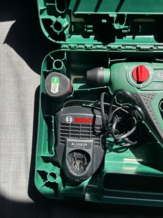 Máquina eléctrica Bosch Uneo