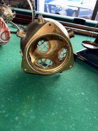 Casco de buzo vintage latón