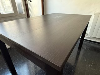 Mesa de comedor moderna