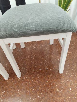 Juego de 4 sillas de comedor blancas