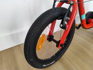 Bicicleta infantil B-Twin roja. Precio negociable
