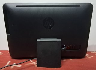 ORDENADOR COMPLETO MARCA HP CON TECLADO Y RATON