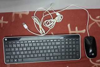 ORDENADOR COMPLETO MARCA HP CON TECLADO Y RATON