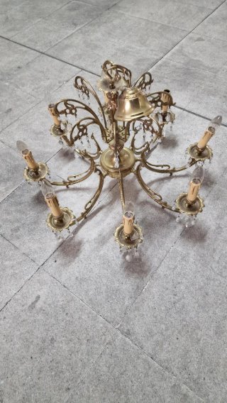 Lámpara de bronce con cristales
