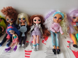 Lote 9 Muñecas LOL y Rainbow High
