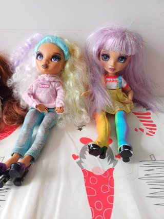 Lote 9 Muñecas LOL y Rainbow High