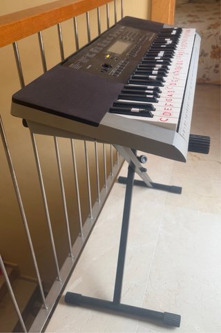 Teclado Casio CTK-4400 con soporte