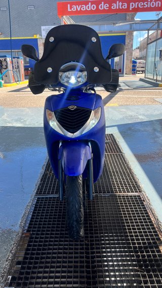 Honda SH 125i  Azul con Baúl