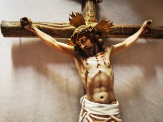 Antiguo Crucifijo de Pared