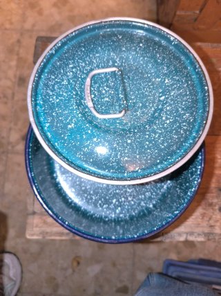 Fiambrera antigua esmaltada