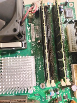 Scheda Madre Intel SE7221BK1-E + CPU Pentium 4 3.0