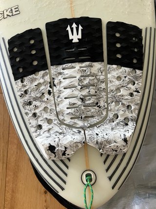 Tabla Surf Full&Cas Hecke 6” 36L nueva con funda
