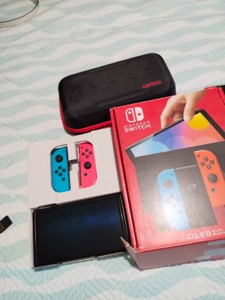 Nintendo Switch OLED + Accesorios