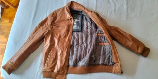 Chaqueta de polipiel marrón