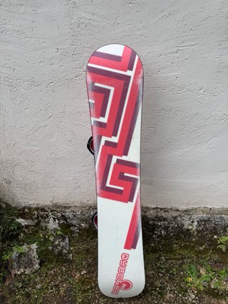 Tavola da snowboard con attacchi