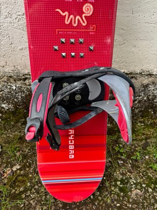 Tavola da snowboard con attacchi