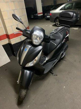 Piaggio Medley S negra 125cc + Accesorios